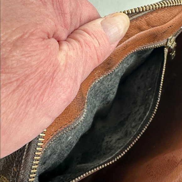 Louis Vuitton Monogram Jeune Fille Crossbody
Date code not visible - Picture 9 of 15